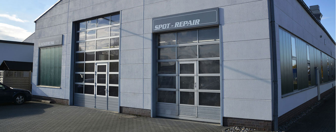 Industrietor: Sektionaltor mit Schlupftür