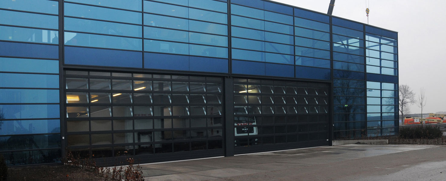Industrietor: Sektionaltor komplett mit Fenstern