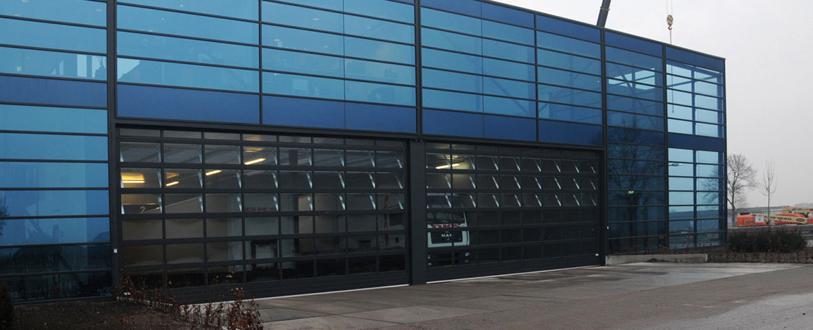 Industrietor: Sektionaltor komplett mit Fenstern